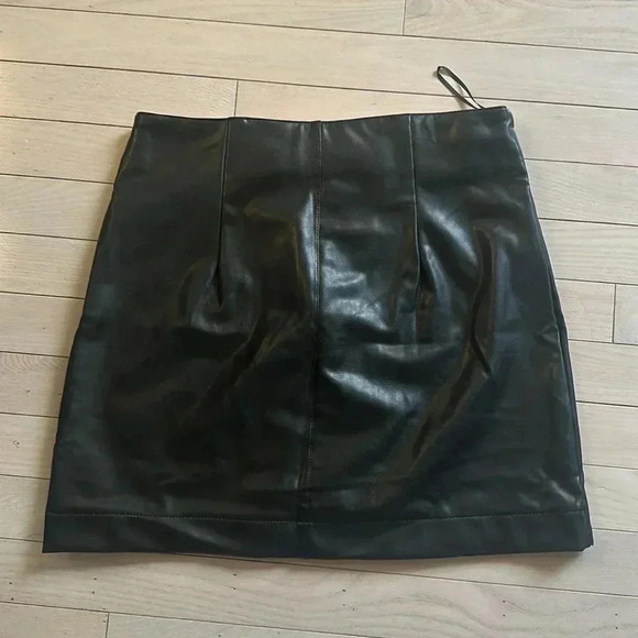 FAUX LEATHER STUDDED SKIRT - Picture 2 of 3